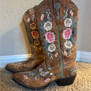 Women’s Embroidered Western Cowboy Boots – Floral, Pointed Toe – Size 6.5